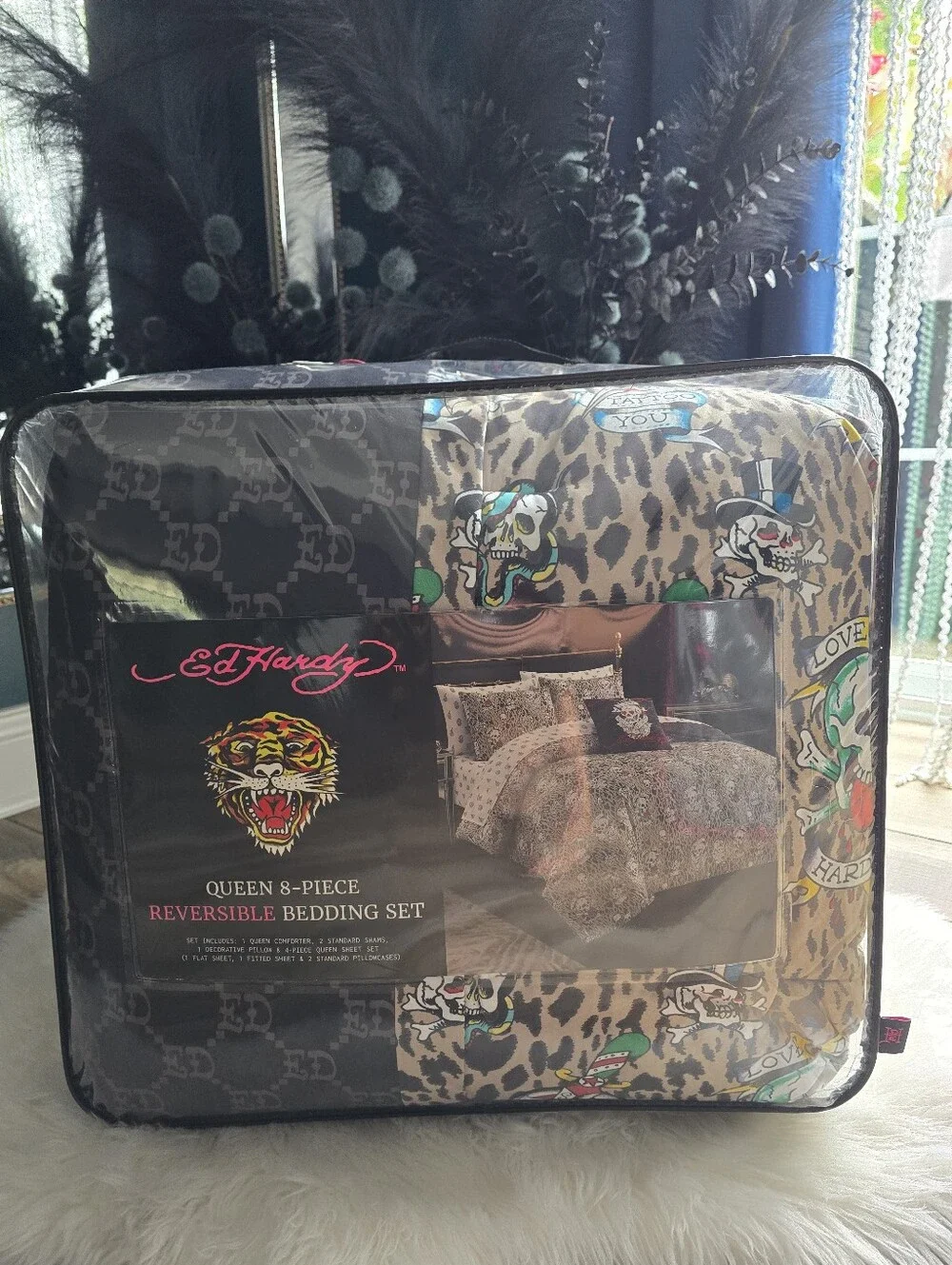 Ed Hardy Queen Leopard  8piece Reversible comforter set New